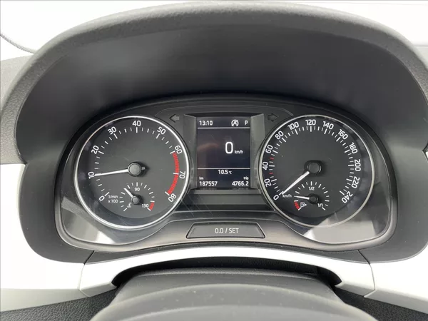 Škoda Fabia 1,2 TSI 81KW DSG STYLE,ČR. - foto 11