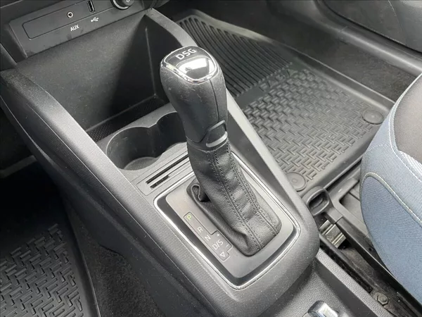 Škoda Fabia 1,2 TSI 81KW DSG STYLE,ČR. - foto 12