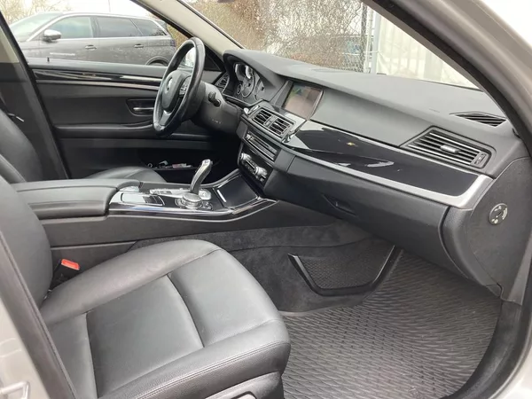 BMW Řada 5 2,0 525 XD ČR servis - foto 21