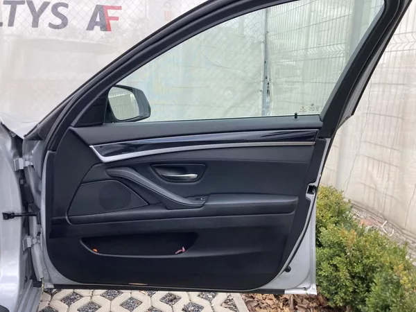 BMW Řada 5 2,0 525 XD ČR servis - foto 23
