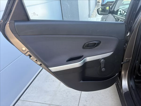 Kia Ceed 1,6 GDi 99 kw ČR 1. maj. servi - foto 16