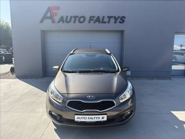 Kia Ceed 1,6 GDi 99 kw ČR 1. maj. servi - foto 2