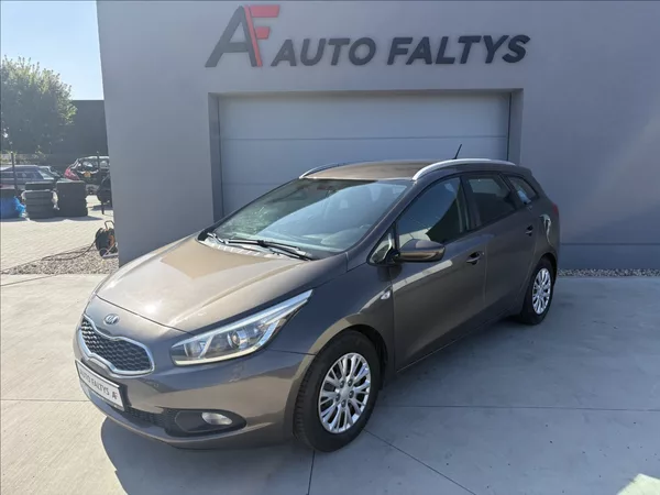Kia Ceed 1,6 GDi 99 kw ČR 1. maj. servi - foto 3