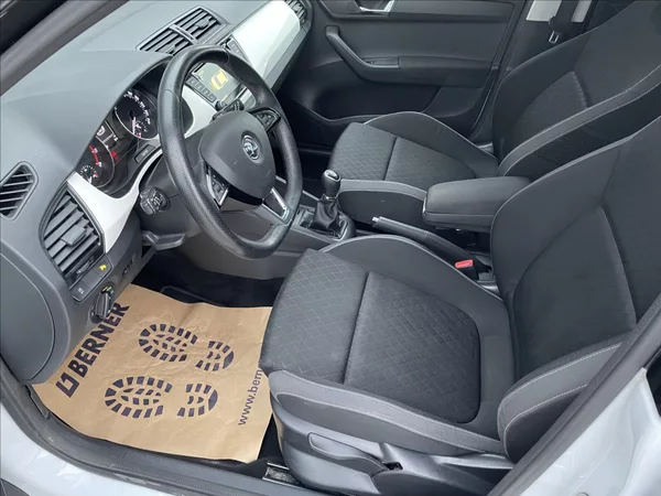 Škoda Fabia 1,2 TSI 66KW STYLE,KESSY,ČR. - foto 16