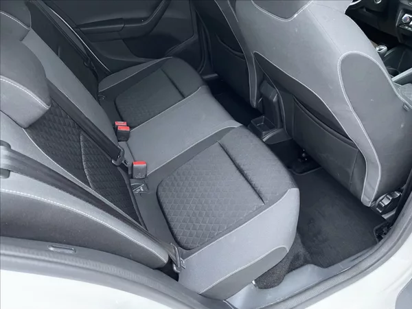 Škoda Fabia 1,2 TSI 66KW STYLE,KESSY,ČR. - foto 22
