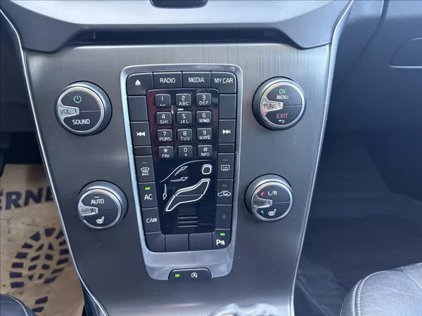 Volvo V40 1,6 D 84 kw. Č.R. - foto 12