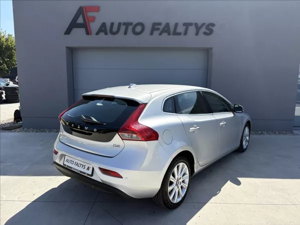 Volvo V40 1,6 D 84 kw. Č.R. - foto 6