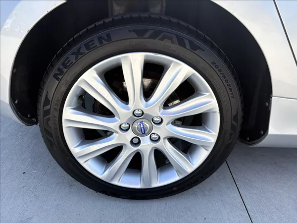 Volvo V40 1,6 D 84 kw. Č.R. - foto 8