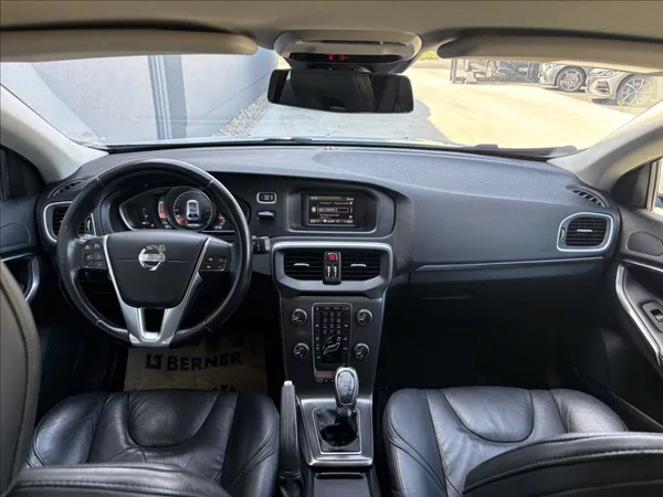 Volvo V40 1,6 D 84 kw. Č.R. - foto 9