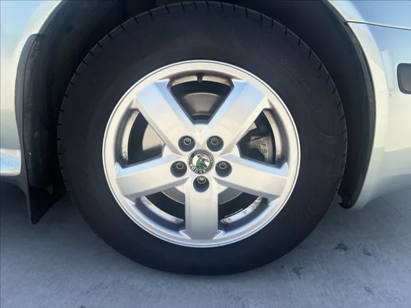 Škoda Octavia 1,9 ČR TOP stav prav servis - foto 9