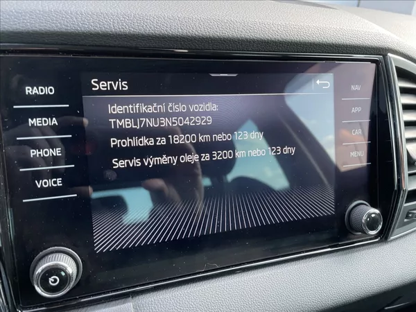 Škoda Karoq 2,0 TDI 110KW DSG 4X4 STYLE - foto 17