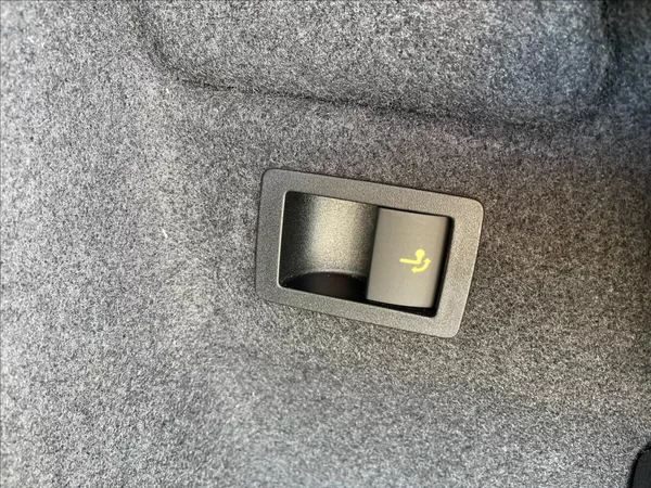 Škoda Karoq 2,0 TDI 110KW DSG 4X4 STYLE - foto 28