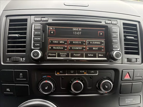 Volkswagen Multivan 2,0 103 kw servis TOP stav - foto 14