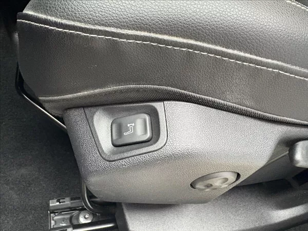 Opel Grandland X 1,2 96KW AT8 Č.R.1.majitel - foto 17