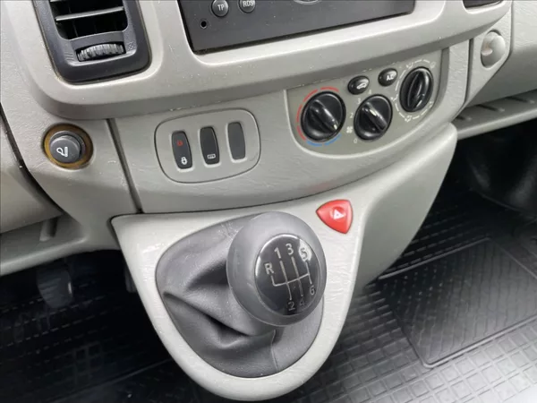 Opel Vivaro 1,9 DCi 74KW 9.MÍST - foto 11