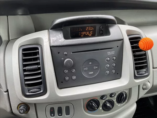 Opel Vivaro 1,9 DCi 74KW 9.MÍST - foto 12