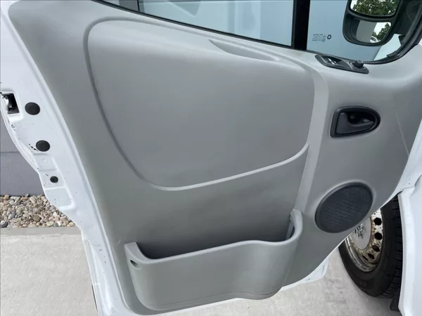 Opel Vivaro 1,9 DCi 74KW 9.MÍST - foto 14