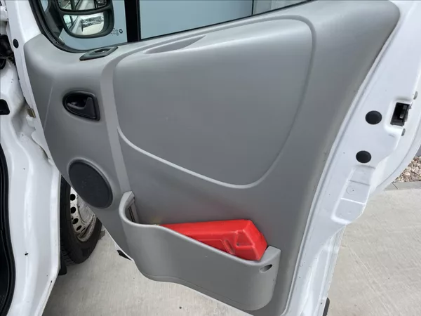Opel Vivaro 1,9 DCi 74KW 9.MÍST - foto 16