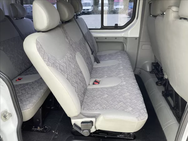 Opel Vivaro 1,9 DCi 74KW 9.MÍST - foto 17