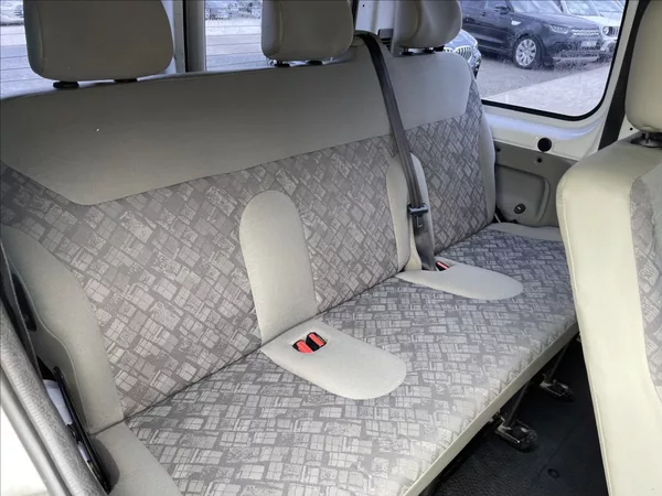 Opel Vivaro 1,9 DCi 74KW 9.MÍST - foto 18