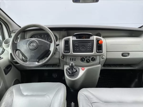 Opel Vivaro 1,9 DCi 74KW 9.MÍST - foto 9