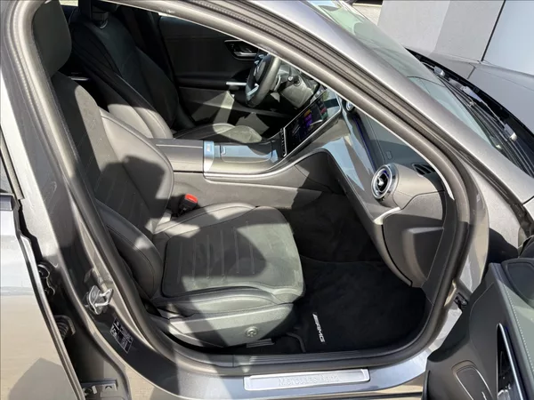 Mercedes-Benz Třídy C 2,0 220d 145 KW AMG 4 MATIC CZ - foto 22