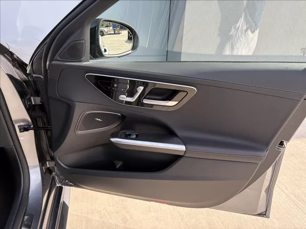 Mercedes-Benz Třídy C 2,0 220d 145 KW AMG 4 MATIC CZ - foto 23