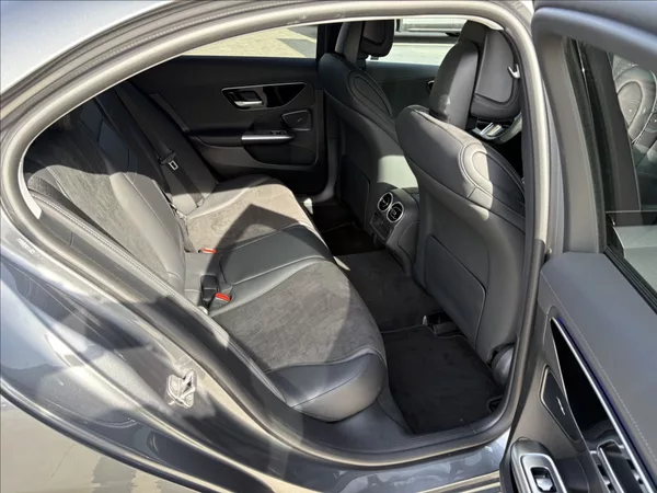 Mercedes-Benz Třídy C 2,0 220d 145 KW AMG 4 MATIC CZ - foto 25