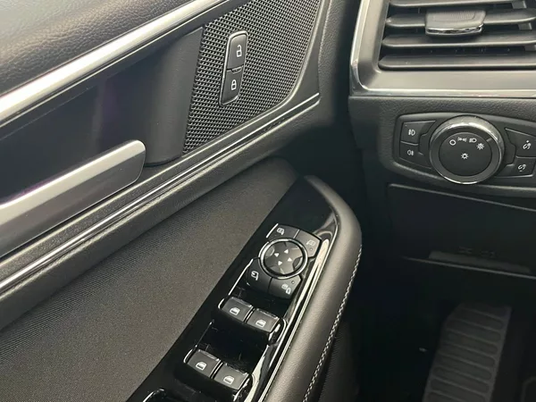 Ford Galaxy 2.5 HEV TITANIUM 7 míst - foto 11