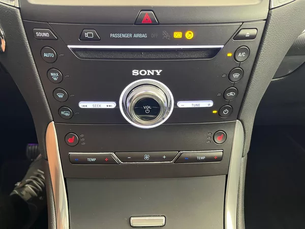 Ford Galaxy 2.5 HEV TITANIUM 7 míst - foto 25