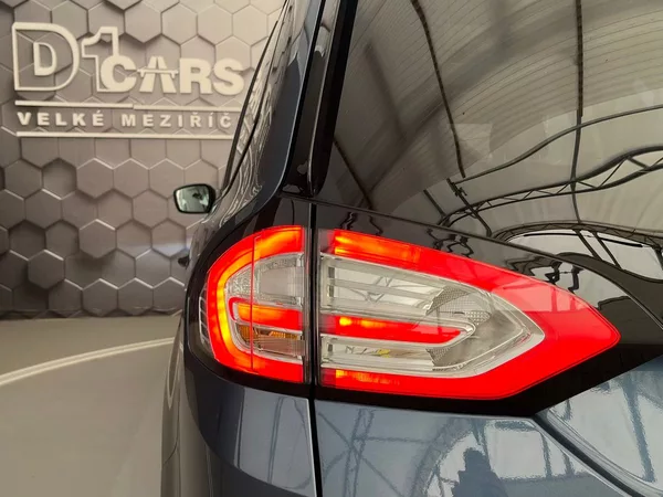 Ford Galaxy 2.5 HEV TITANIUM 7 míst - foto 47