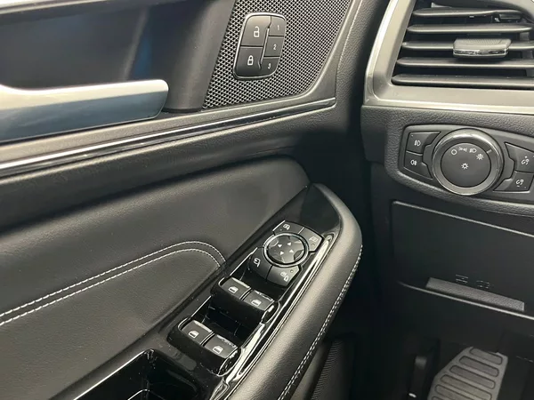 Ford Galaxy 2.5 HEV TITANIUM 7 míst - foto 11