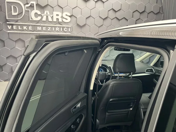 Ford Galaxy 2.5 HEV TITANIUM 7 míst - foto 32