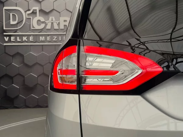 Ford Galaxy 2,5 HEV Titanium 7míst - foto 47
