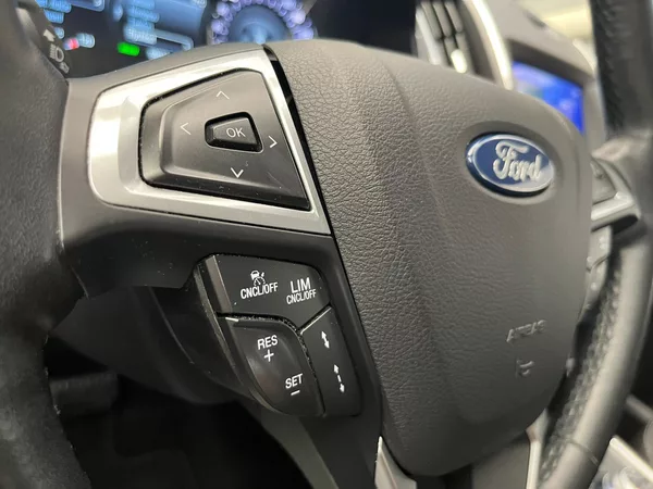 Ford Galaxy 2,5 HEV Titanium 7míst - foto 9