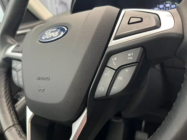 Ford S-MAX 2.0 EB Titanium LED manuál - foto 15