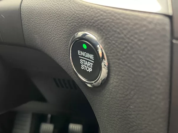 Ford S-MAX 2.0 EB Titanium LED manuál - foto 17