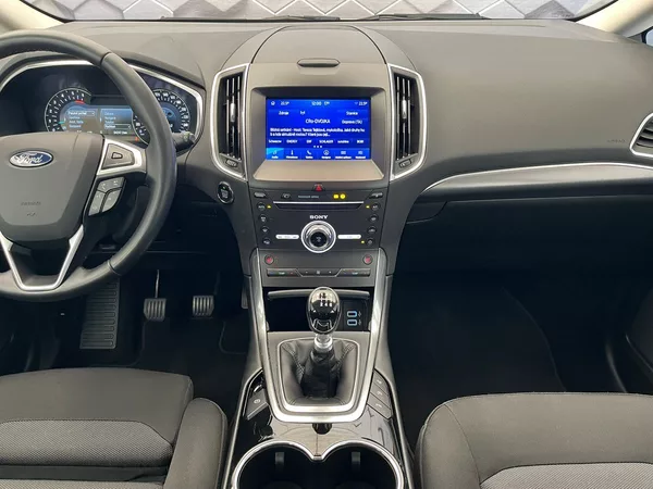 Ford S-MAX 2.0 EB Titanium LED manuál - foto 18