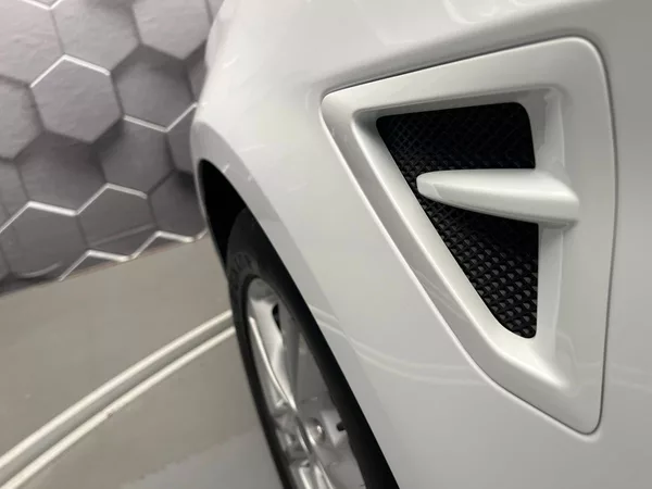 Ford S-MAX 2.0 EB Titanium LED manuál - foto 46