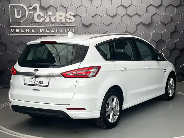 Ford S-MAX 2.0 EB Titanium LED manuál - foto 5