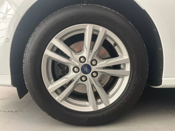 Ford S-MAX 2.0 EB Titanium LED manuál - foto 50