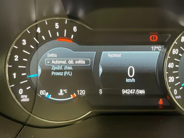 Ford S-MAX 2.0 EB Titanium LED manuál - foto 55