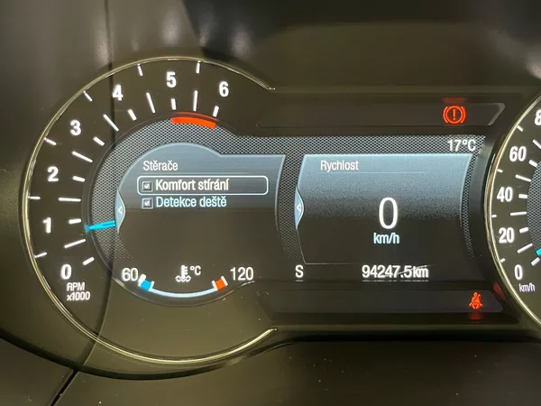 Ford S-MAX 2.0 EB Titanium LED manuál - foto 56