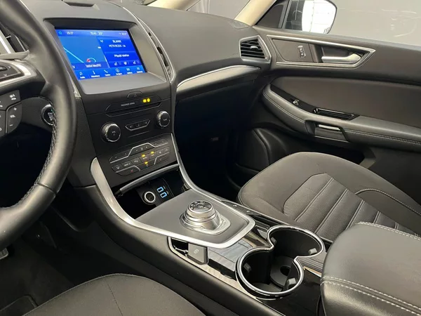 Ford Galaxy 2.5 HEV Titanium 7míst - foto 22
