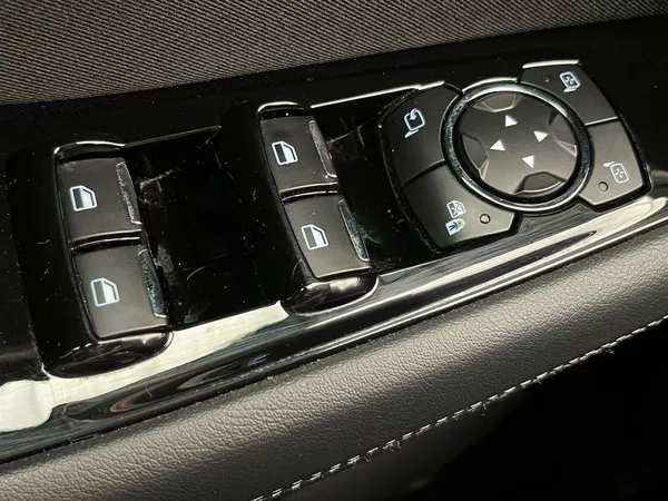 Ford S-MAX 2,5 HEV Titanium 7míst - foto 17