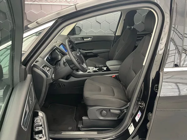 Ford S-MAX 2,5 HEV Titanium 7míst - foto 19