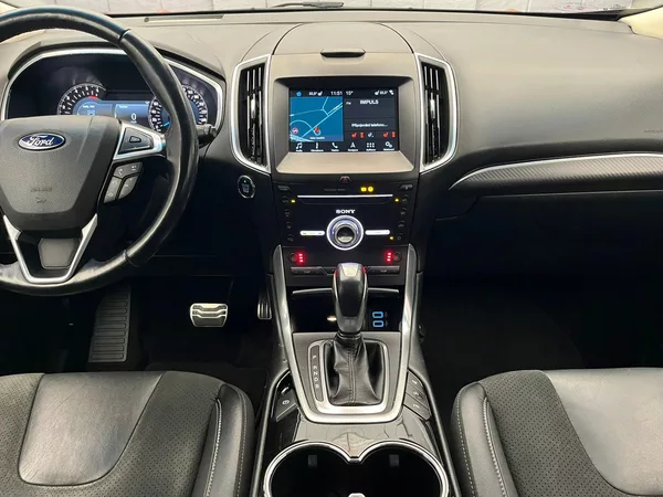 Ford Edge 2.0 TDCi AWD Sport ČR 1.majit. - foto 20