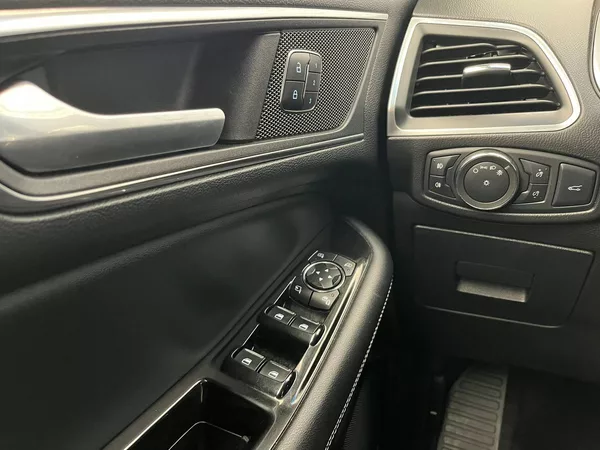 Ford Edge 2.0 TDCi AWD Sport ČR 1.majit. - foto 23