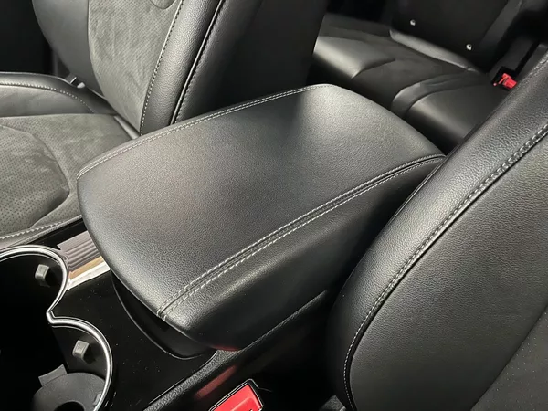 Ford Edge 2.0 TDCi AWD Sport ČR 1.majit. - foto 30