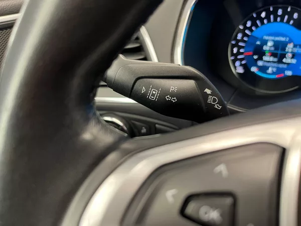 Ford S-MAX 2.EB Titanium LED manuál - foto 17